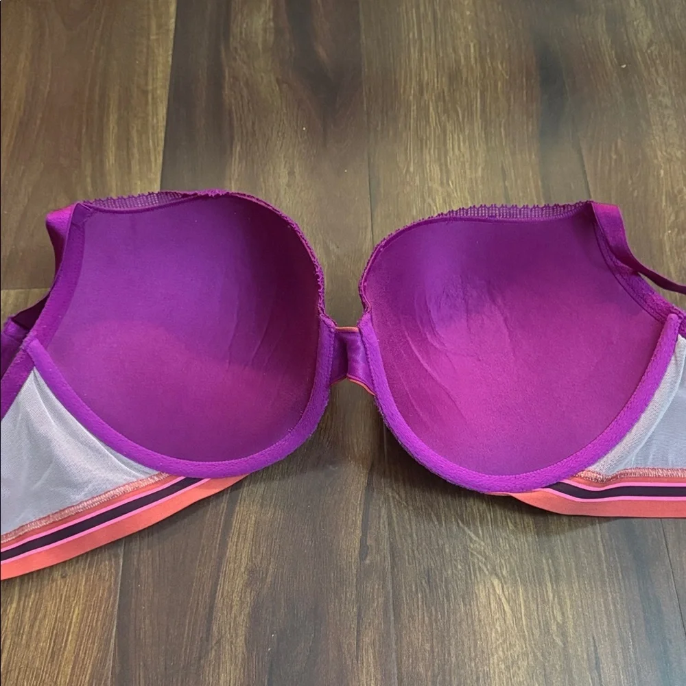 Victoria's Secret Very Sexy Push Fuchsia Lace Bra 36DDD